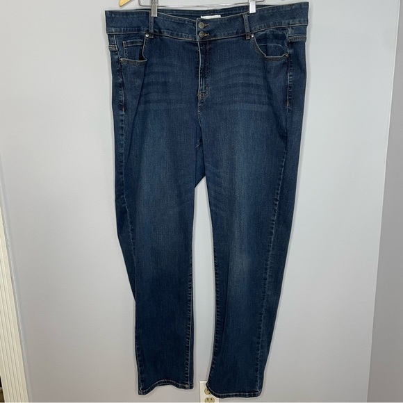 Lane Essentials Venezia Straight Jean - Picture 2 of 8